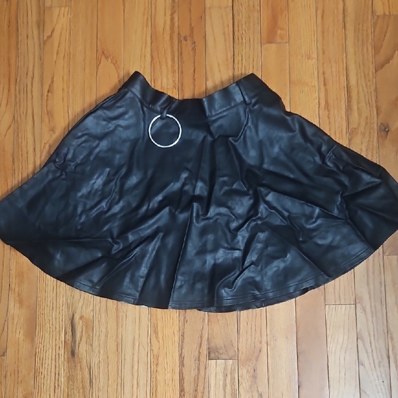 Hot Topic Dresses & Skirts - Hot Topic Black Skater Skirt with Ring Accent